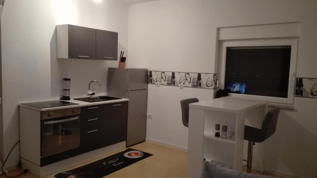 Apartament Gabi Pag Town Zewnętrze zdjęcie